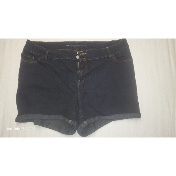 Old Navy Pants - Old Navy Womens Denim Jean Cut Offs Stretchy Med Wash sz 20